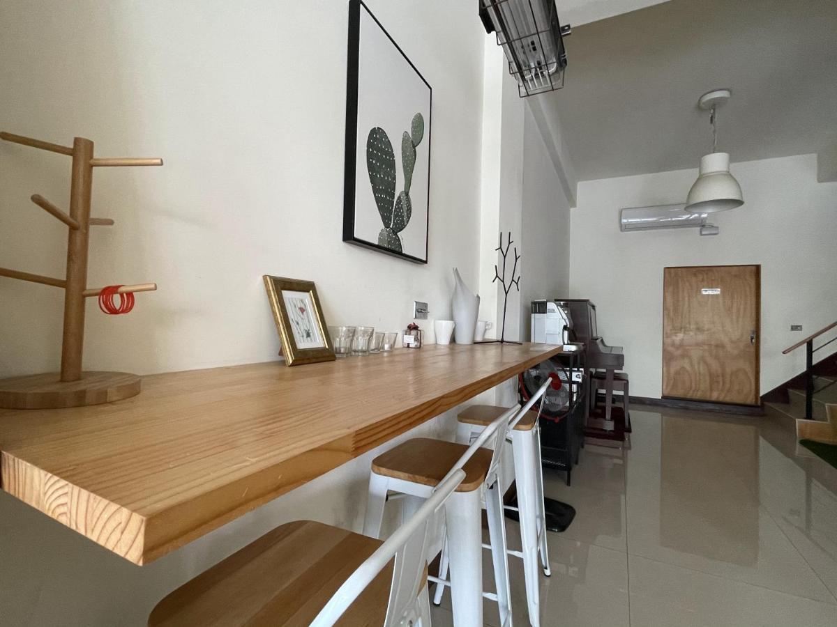 廷海特潮流民宿 L 近鐵花村 L 自助入住 Taitung Exterior photo