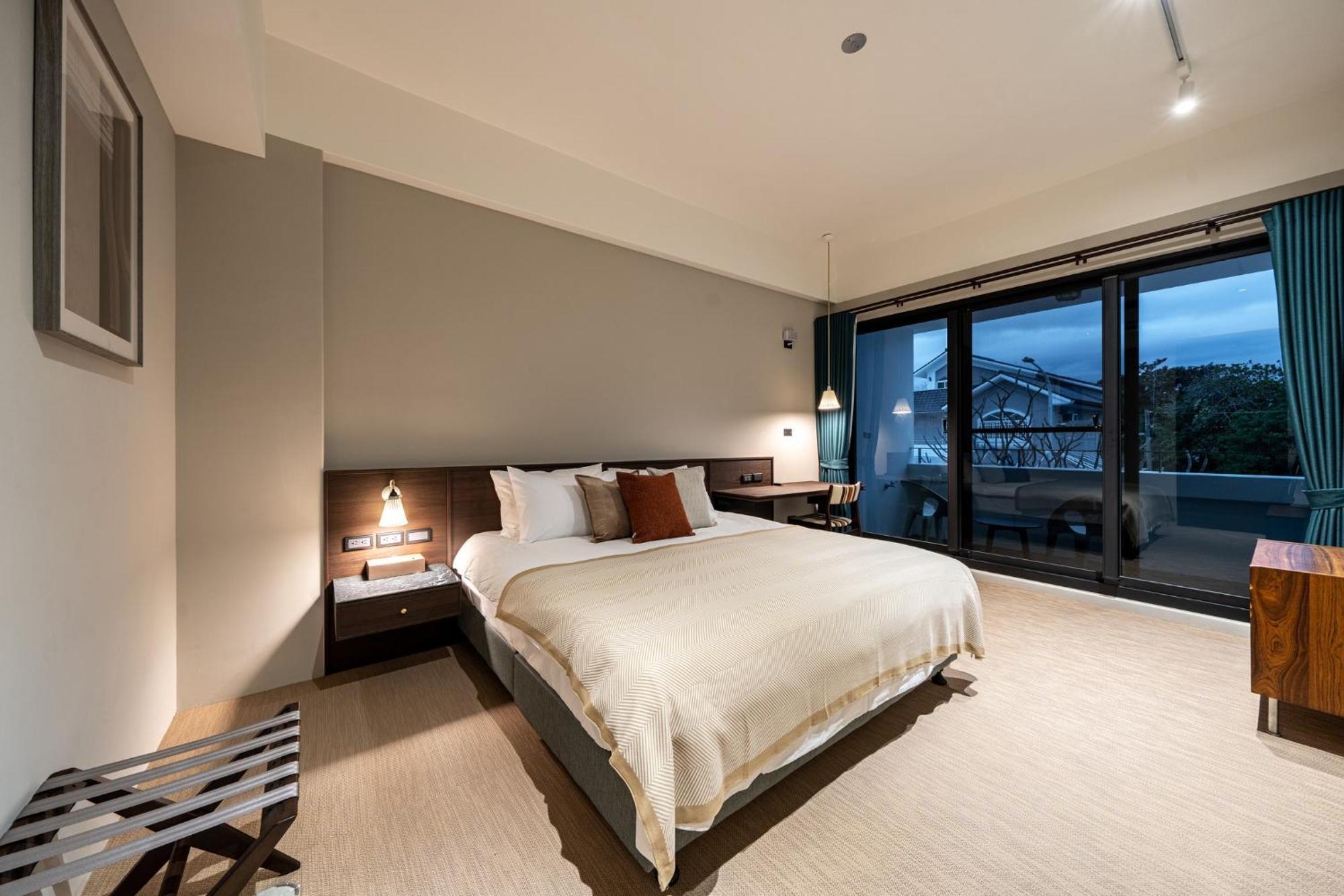 廷海特潮流民宿 L 近鐵花村 L 自助入住 Taitung Exterior photo